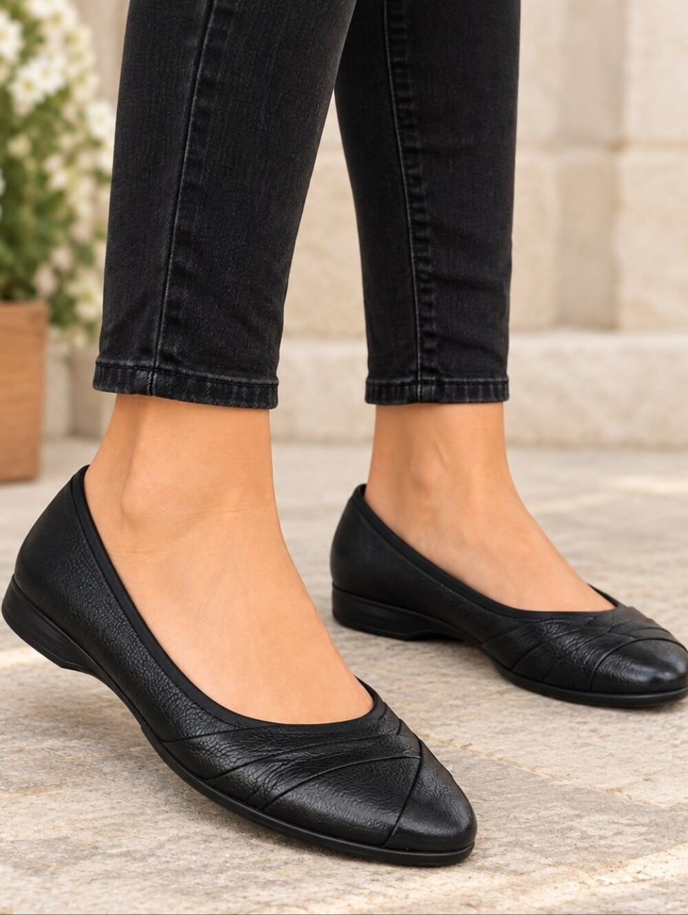 Naturalizer N5 Jaye 90s Feminine Minimalist Black Leather Comfort Flats 7.5W